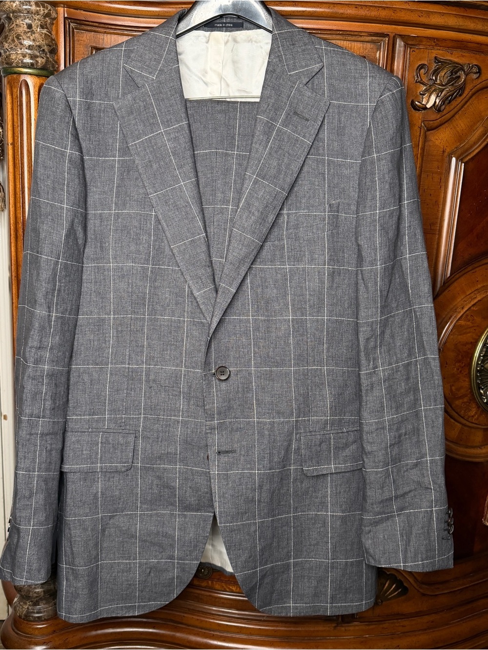 Suitsupply single-breasted suit